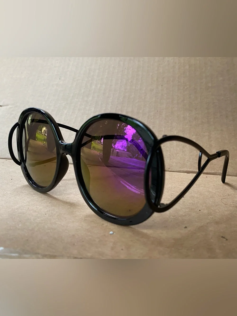🖤 💜 Round Black Sunglasses with Purple Gradient Reflective Lenses! NWOT!